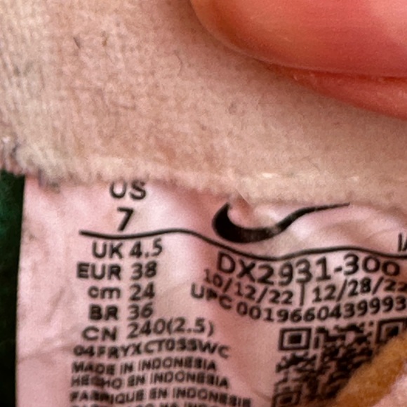 Nike Waffle Debut Vintage Stadium Green Yellow Shoes DX2931-300 Women's Size 7 - Picture 8 of 9